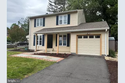 9556 Pine Bough Place, Vienna, VA 22181 - Photo 1