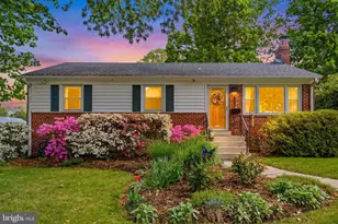 3241 Holly Hill Dr, Falls Church, VA 22042 - Photo 2