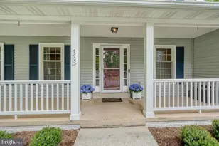 6115 Mountain Springs Ln, Clifton, VA 20124 - Photo 4