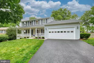6115 Mountain Springs Ln, Clifton, VA 20124 - Photo 2
