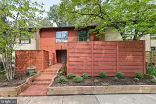 11766 Indian Ridge Rd, Reston, VA 20191 - Photo 2