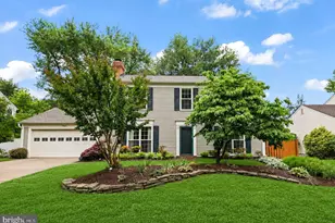 13422 Point Pleasant Dr, Chantilly, VA 20151 - Photo 2
