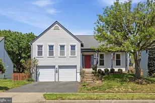 13704 Springhaven Dr, Chantilly, VA 20151 - Photo 2
