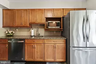 7027 Solomon Seal Ct, Springfield, VA 22152 - Photo 8