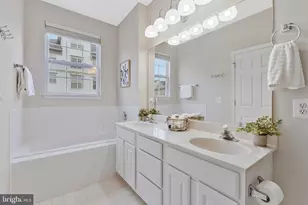 11575 Cavalier Landing Ct, Fairfax, VA 22030 - Photo 18