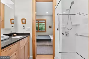 2136 Powhatan St, Falls Church, VA 22043 - Photo 24