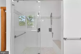 2136 Powhatan St, Falls Church, VA 22043 - Photo 40