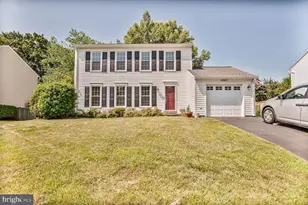 14617 Lock Dr, Centreville, VA 20120 - Photo 2