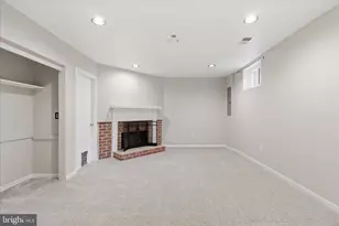 10256 Friendship Ct, Fairfax, VA 22032 - Photo 32