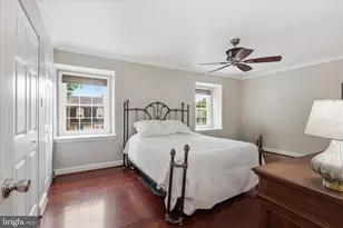 10256 Friendship Ct, Fairfax, VA 22032 - Photo 18