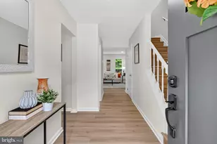 5866 Wood Flower Ct, Burke, VA 22015 - Photo 2