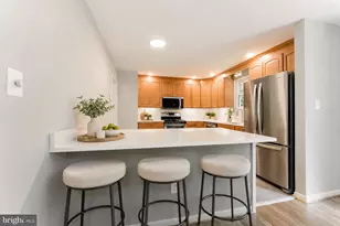 4911 Wycliff Ln, Fairfax, VA 22032 - Photo 4