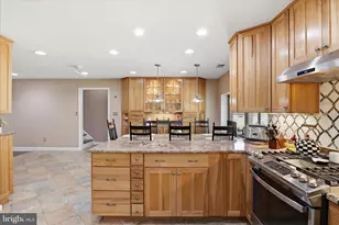 5202 Garner St, Springfield, VA 22151 - Photo 8