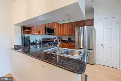 12100 Garden Grove Circle #303, Fairfax, VA 22030 - Photo 6