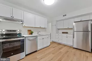 1621 Parkcrest Cir, Reston, VA 20190 - Photo 12