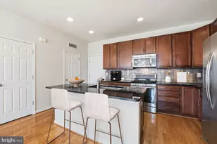 2951 Finsbury Pl, Fairfax, VA 22031 - Photo 4