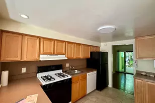 2366 Soft Wind Ct, Reston, VA 20191 - Photo 4