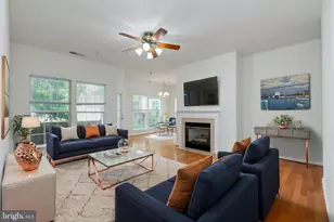 4129 Fountainside Ln, Fairfax, VA 22030 - Photo 2