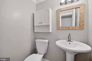 7518 Candytuft Ct, Springfield, VA 22153 - Photo 16