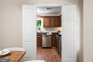 8943 Park Forest Dr, Springfield, VA 22152 - Photo 20