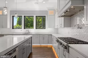 6813 Dean Dr, McLean, VA 22101 - Photo 10