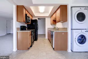10225 Valentino Dr, Oakton, VA 22124 - Photo 8