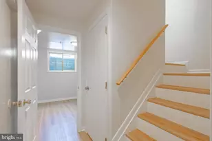 3048 Silent Valley Dr, Fairfax, VA 22031 - Photo 16