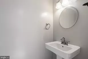 3048 Silent Valley Dr, Fairfax, VA 22031 - Photo 8