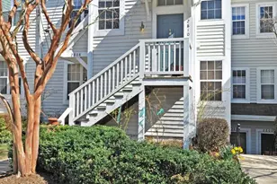 2810 Yarling Ct, Falls Church, VA 22042 - Photo 2