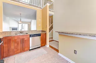 2810 Yarling Ct, Falls Church, VA 22042 - Photo 10