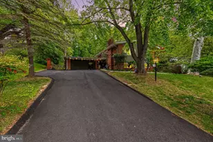 6306 Beachway Dr, Falls Church, VA 22044 - Photo 2