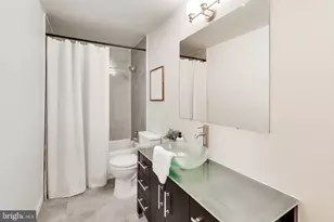 6153 Strasburg Dr, Centreville, VA 20121 - Photo 12