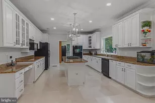 837 Seneca Rd, Great Falls, VA 22066 - Photo 10