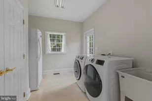 837 Seneca Rd, Great Falls, VA 22066 - Photo 28