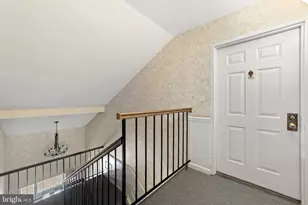 7254 Glen Hollow Ct, Annandale, VA 22003 - Photo 8