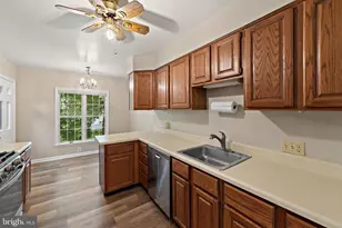 7254 Glen Hollow Ct, Annandale, VA 22003 - Photo 14