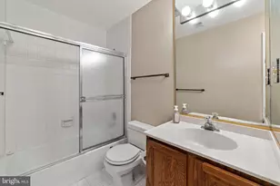 7254 Glen Hollow Ct, Annandale, VA 22003 - Photo 30