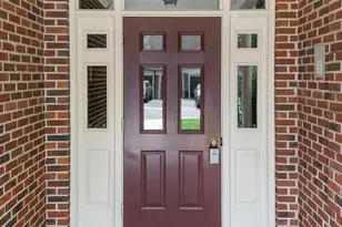 7254 Glen Hollow Ct, Annandale, VA 22003 - Photo 6