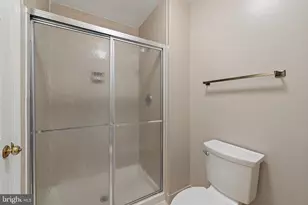 7254 Glen Hollow Ct, Annandale, VA 22003 - Photo 38