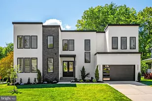 719 Meadow Ln SW, Vienna, VA 22180 - Photo 2