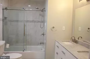 9706 Middleton Ridge Rd, Vienna, VA 22182 - Photo 12