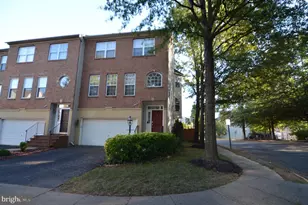 2946 Saxon Flowers Dr, Fairfax, VA 22031 - Photo 2