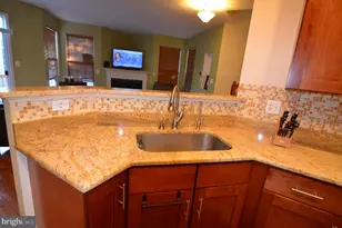 2946 Saxon Flowers Dr, Fairfax, VA 22031 - Photo 16