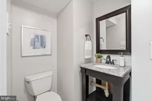 5719 Crownleigh Ct, Burke, VA 22015 - Photo 16