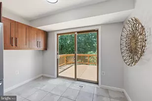 5719 Crownleigh Ct, Burke, VA 22015 - Photo 14