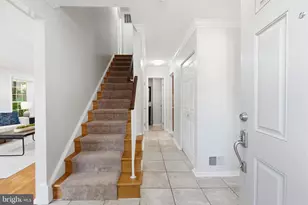 5719 Crownleigh Ct, Burke, VA 22015 - Photo 10