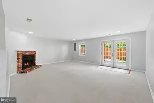 5719 Crownleigh Ct, Burke, VA 22015 - Photo 8