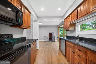 6118 Roxbury Avenue, Springfield, VA 22152 - Photo 24