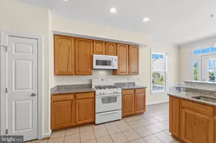 2499 Curie, Herndon, VA 20171 - Photo 6