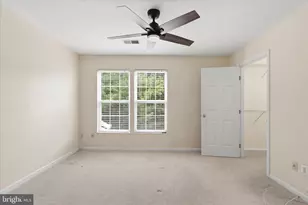 14279 Glade Spring Dr, Centreville, VA 20121 - Photo 16